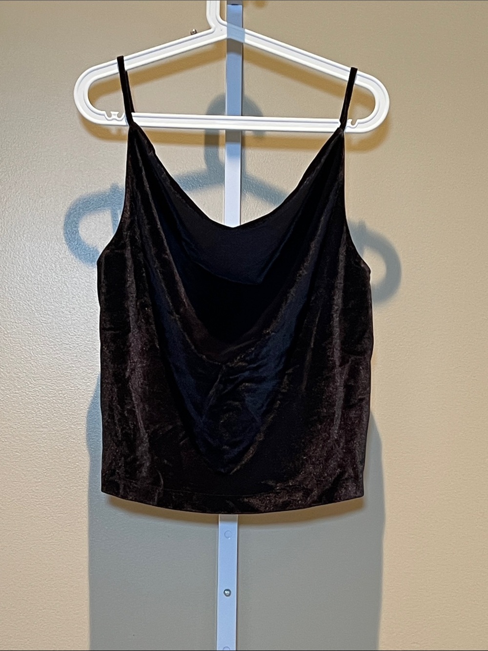 OAK Women's Velvet Cowl Neck Camisole - Black